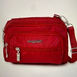 Awesome Baggallini bag. Lots of pockets.